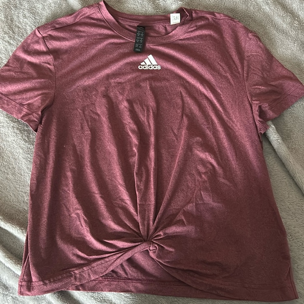 Cropped adidas shirt